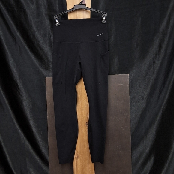 Nike Black Leggings - Picture 10 of 10